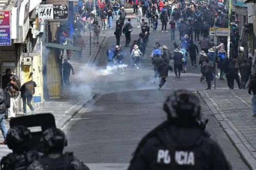 Crisis boliviana: gases, dinamita y el fantasma de la militarización para sostener el plan de Rodrigo Paz