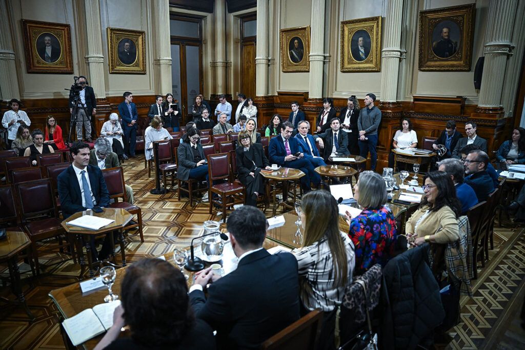 Senado reunió a medios, periodistas y organizaciones para debatir cómo resguardar la libertad de expresión 3 Senado reunió a medios, periodistas y organizaciones para debatir cómo resguardar la libertad de expresión