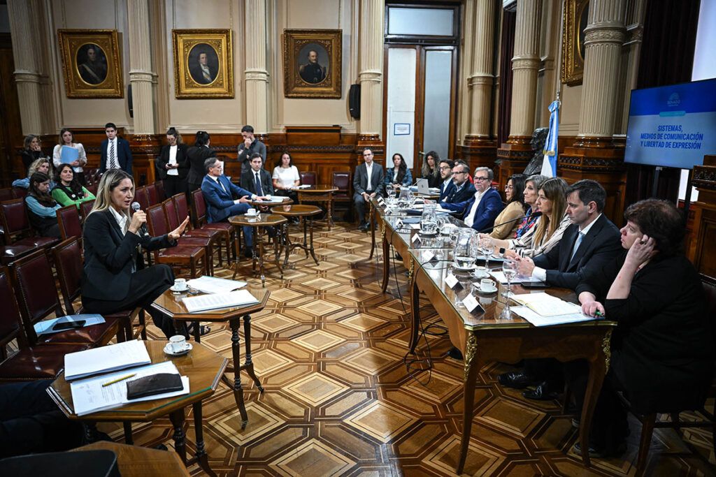 Senado reunió a medios, periodistas y organizaciones para debatir cómo resguardar la libertad de expresión 2 Senado reunió a medios, periodistas y organizaciones para debatir cómo resguardar la libertad de expresión