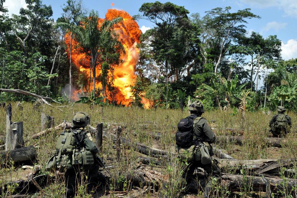 El Gobierno acusa a disidencias de las FARC de buscar influir en las elecciones tras combates que dejaron más de 50 muertos