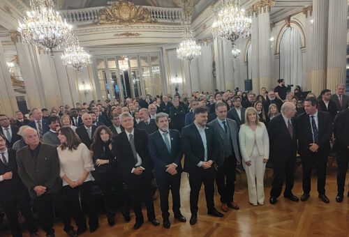 Emotivo homenaje en la legislatura porteña a los uruguayos asesinados en Buenos Aires por dictadura en 1976