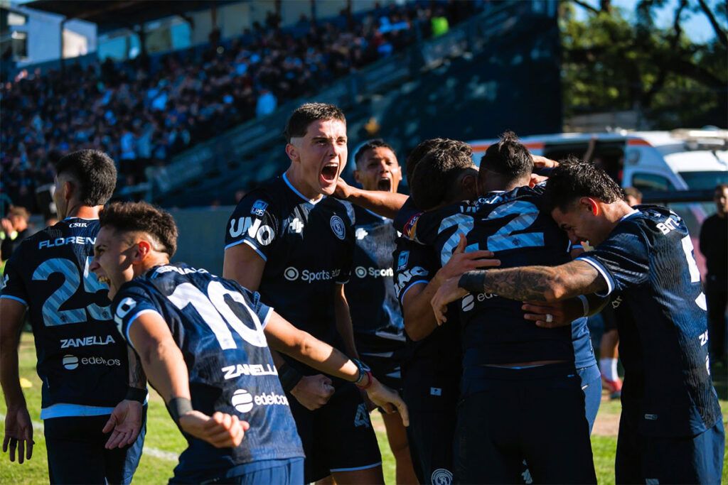 ¿Suma estrella? Independiente Rivadavia, "campeón de invierno" en un fútbol "roto", con 7 títulos y sin liga 1 ¿Suma estrella? Independiente Rivadavia, "campeón de invierno" en un fútbol "roto", con 7 títulos y sin liga
