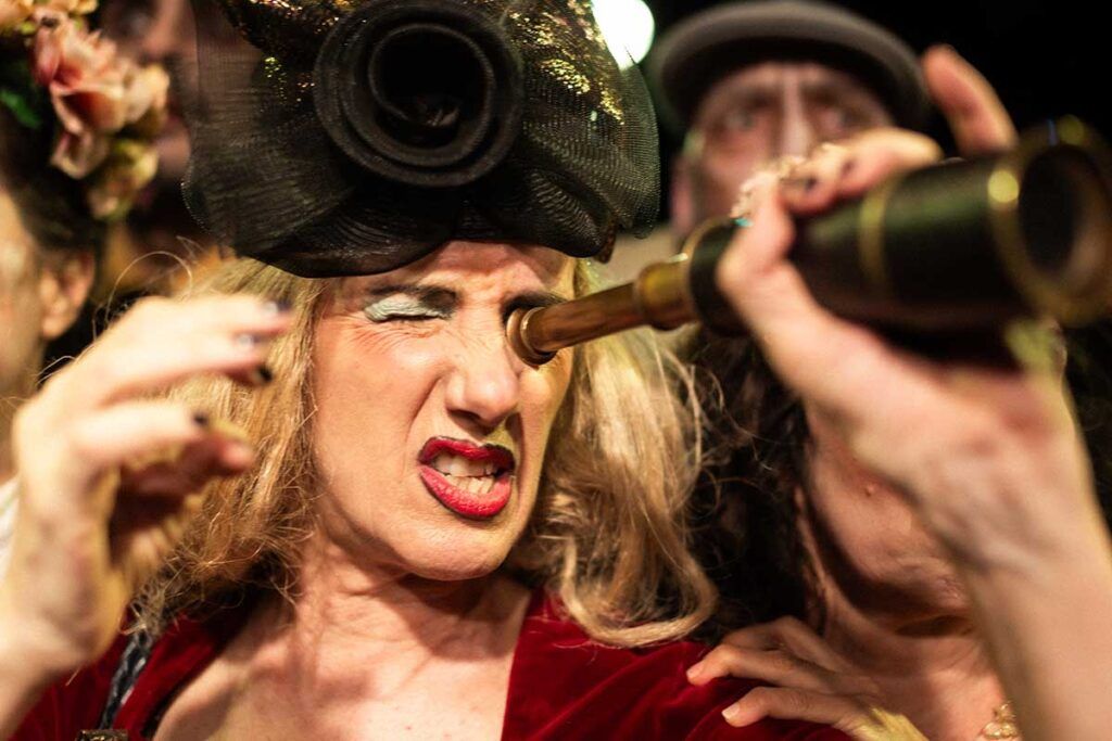 "La barbarie de los nadies": el fenómeno teatral que incomoda al público y agota funciones 1 "La barbarie de los nadies": el fenómeno teatral que incomoda al público y agota funciones