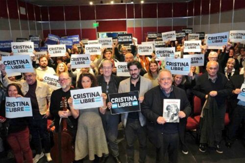 La presentación de «El balcón ilustrado»: la voz de Cristina Kirchner se escuchó fuerte en la Feria del Libro