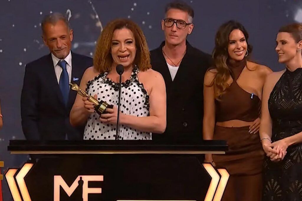 Guido Kaczka ganó el Martín Fierro de Oro en una noche en la que también hubo críticas a los ataques a la prensa