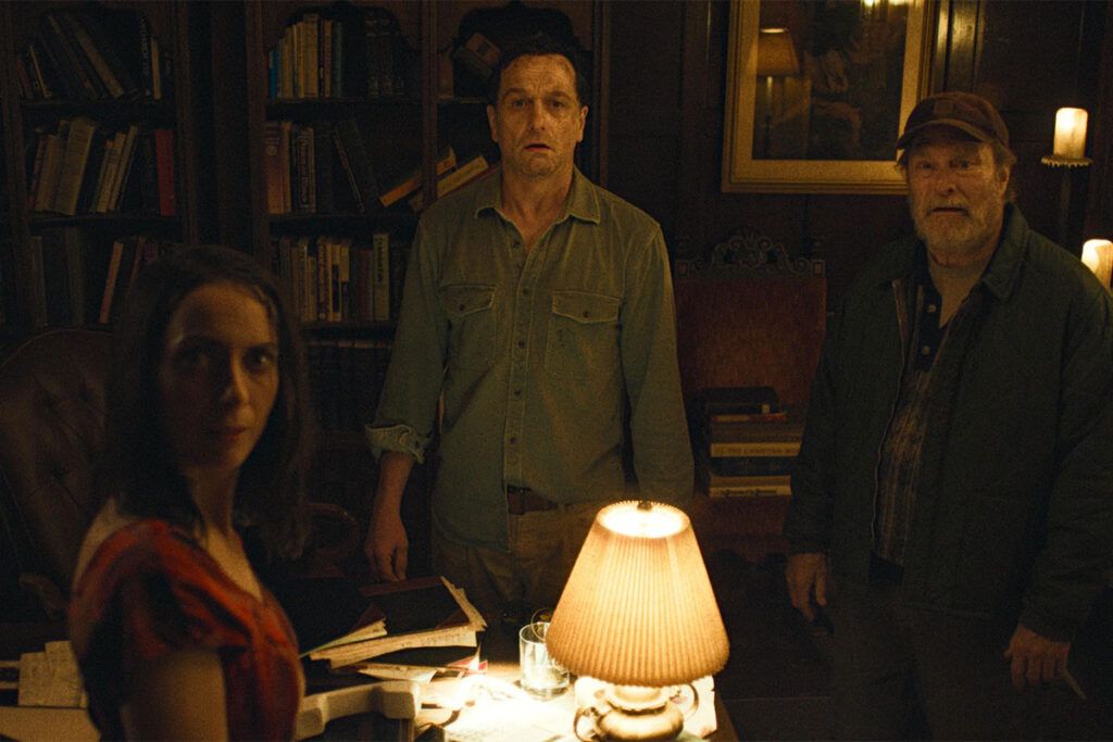“La maldición de Widow’s Bay”: folk horror melancólico y lleno de humor ácido