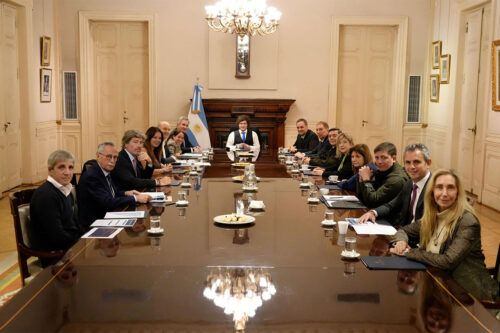 La férrea defensa de Adorni mueve los cimientos de la alianza entre Milei y el PRO