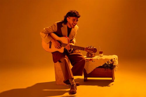 Valen Bonetto y un amanecer colectivo en clave de folklore