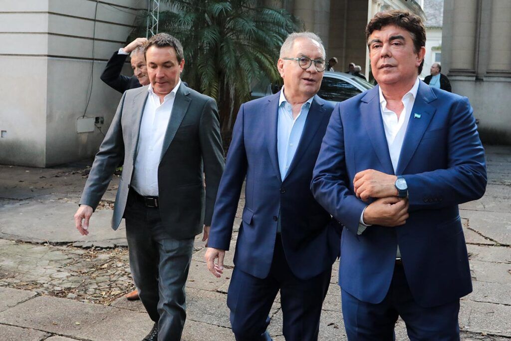 Intendentes y funcionarios bonaerenses le propusieron al Episcopado armar una mesa de diálogo 2 Intendentes y funcionarios bonaerenses le propusieron al Episcopado armar una mesa de diálogo