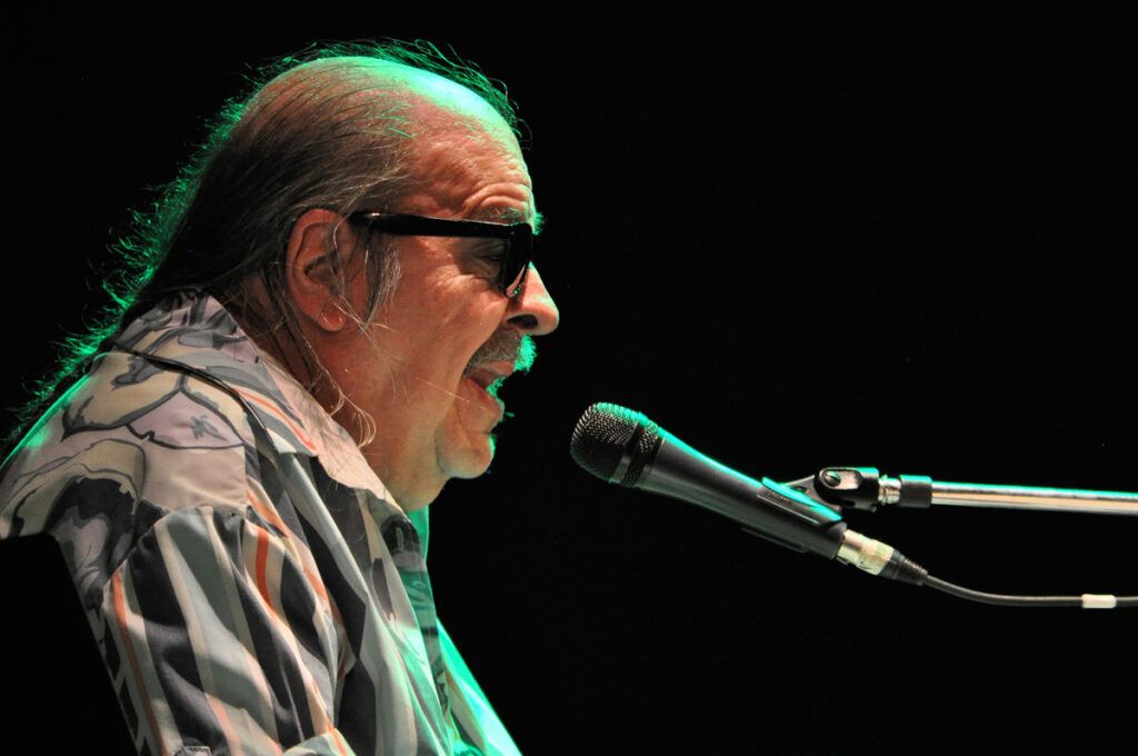 Litto Nebbia reflexiona sobre el legado del rock argentino, las modas y adelanta su nuevo proyecto psicodélico