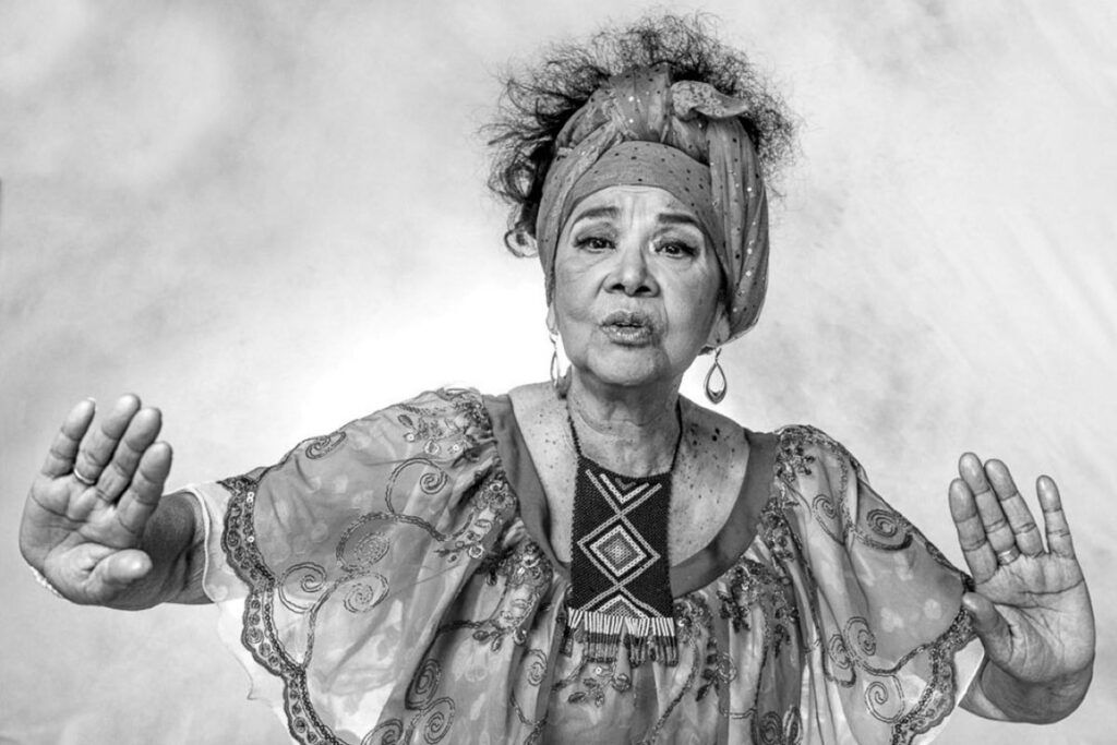 Murió Totó la Momposina, la cantante que convirtió la cumbia colombiana en una ceremonia mundial