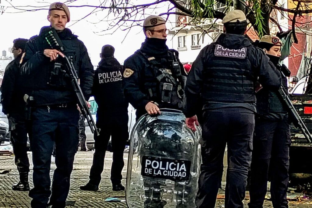 Una política "PRO persecución" en barrios populares: operativos, clausuras y abuso policial contra trabajadores informales