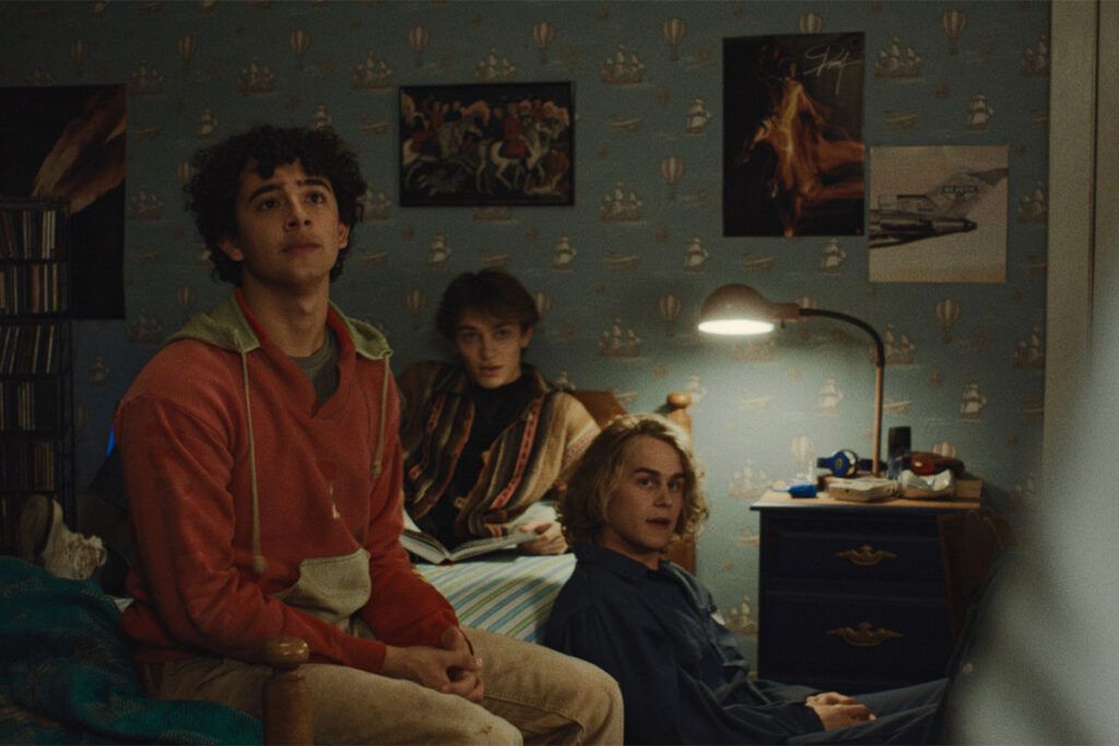“La maldición de Widow’s Bay”: folk horror melancólico y lleno de humor ácido