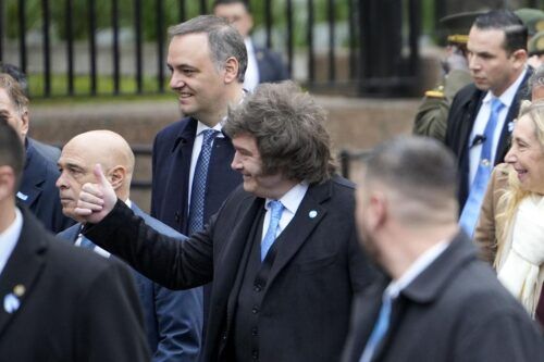 García Cuerva, frente a Milei en el Tedeum: «Basta de arengar la polarización porque nadie se salva solo»