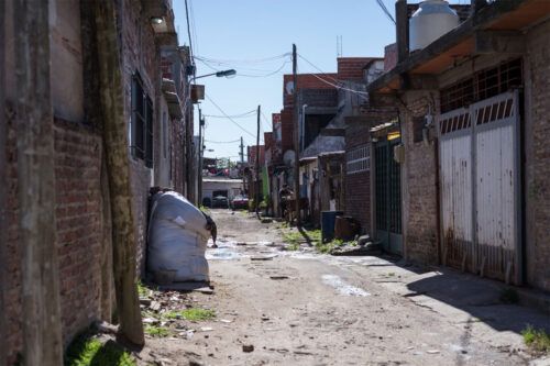 El código de la desigualdad: cuando el urbanismo decide quién tiene derecho a envejecer
