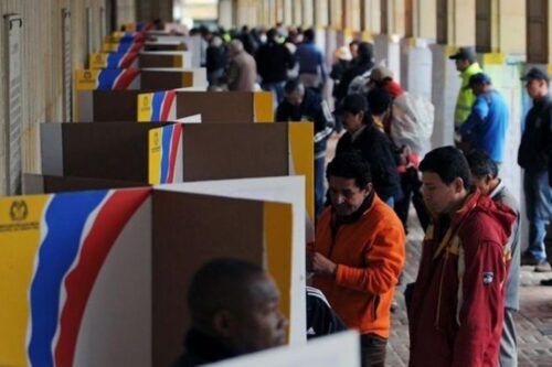 Colombia, en una campaña a pura IA, elige entre Cepeda o la ultraderecha