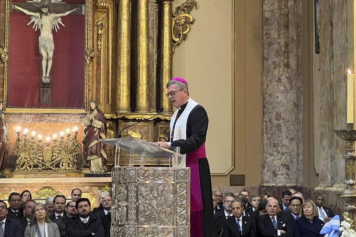 En el Tedeum, García Cuerva convocó a escuchar “los gritos de que claman ayuda: pobres, jubilados, enfermos, discapacitados”