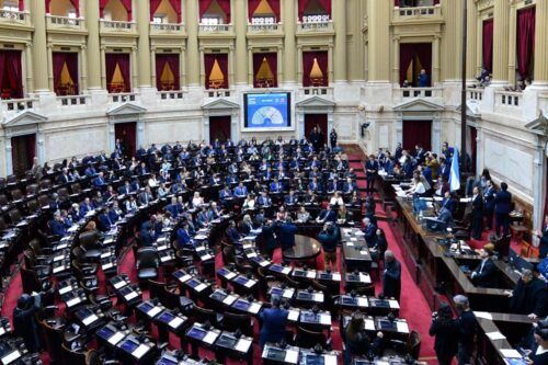 El oficialismo logró aprobar la Ley Hojarasca en Diputados