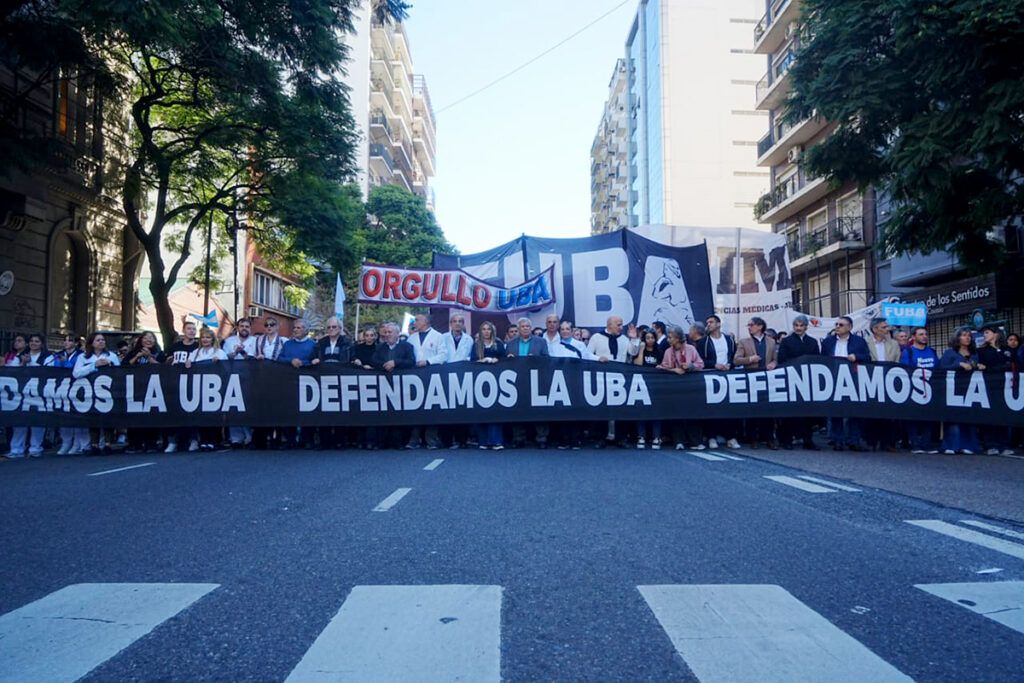 El Gobierno sigue tensionando: horas antes de la marcha universitaria le quitó $ 78.000 millones a distintos programas de Educación