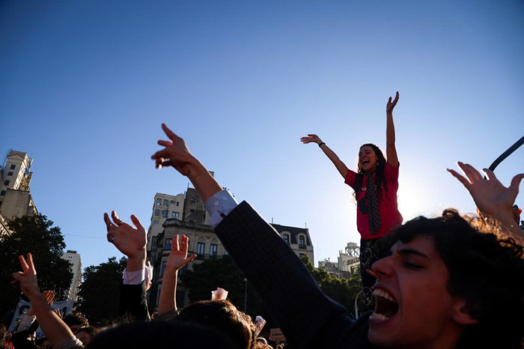 La Plaza universitaria habló: "La libertad no empieza por el mercado, empieza por el aula"