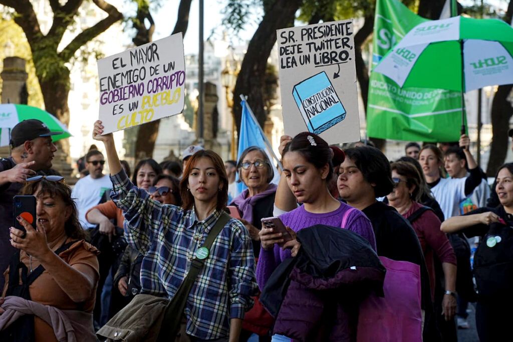 La Plaza universitaria habló: "La libertad no empieza por el mercado, empieza por el aula"