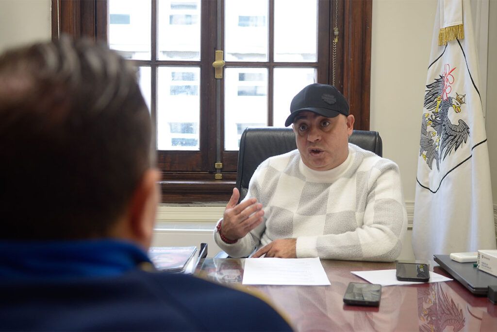 Alejandro “Pitu” Salvatierra: “Macri toma medidas que empujan a los pibes a las garras del narco y el delito” 5 Alejandro “Pitu” Salvatierra: “Macri toma medidas que empujan a los pibes a las garras del narco y el delito”
