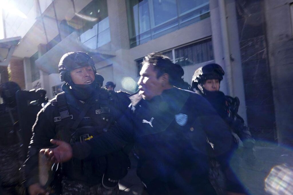 Bolivia allana el camino para que el Ejército reprima las protestas populares 1 Bolivia allana el camino para que el Ejército reprima las protestas populares