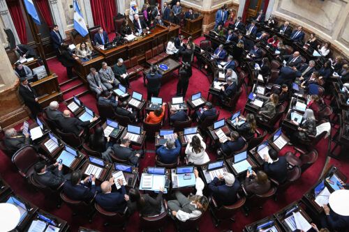 Con el voto dividido del peronismo, el padre del ministro de Justicia logró el apoyo para seguir siendo juez después de los 75 años
