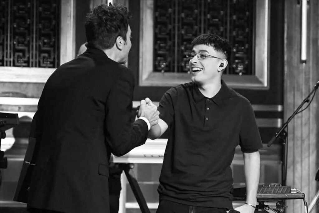 Trueno en "The Tonight Show": cómo fue su debut en el programa de Jimmy Fallon 1 Trueno en "The Tonight Show": cómo fue su debut en el programa de Jimmy Fallon