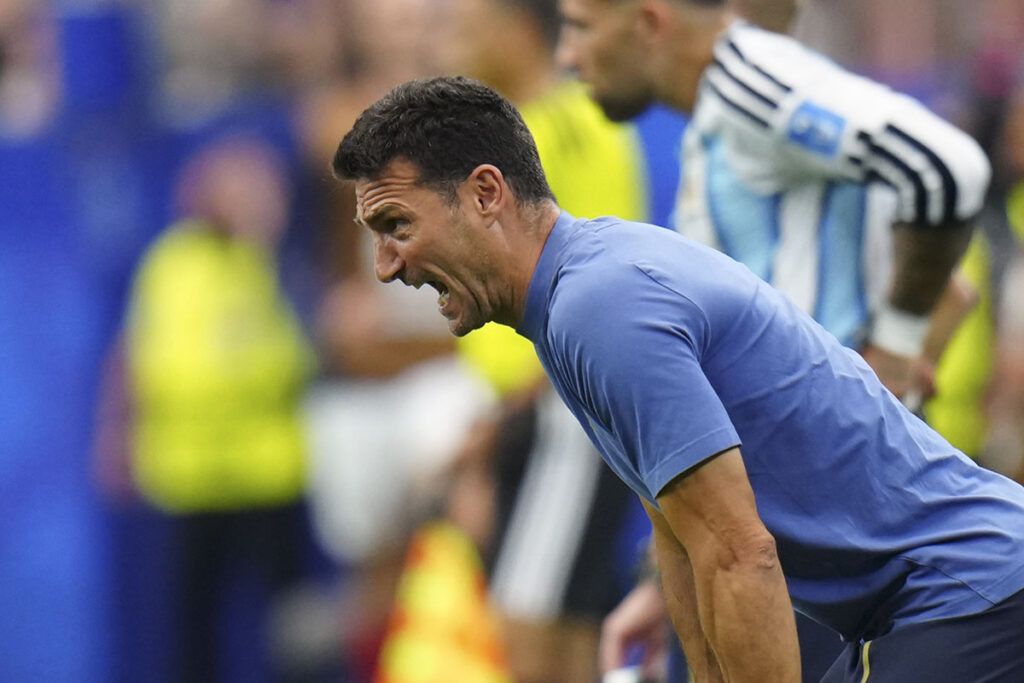 Scaloni tras el 2 a 0 ante Austria: “Messi está comprometido y eso es por algo” 2 Scaloni tras el 2 a 0 ante Austria: “Messi está comprometido y eso es por algo”