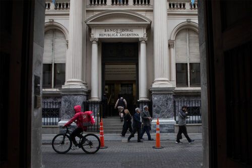 La estabilidad del dólar se pondrá en juego con el fin de la oferta de divisas por la cosecha de soja y maíz