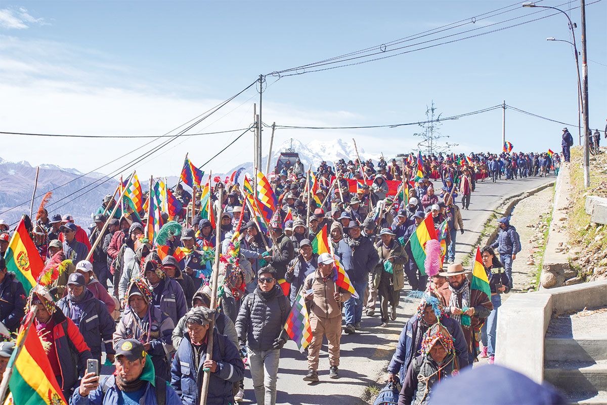 En Bolivia, la COB accede a un acuerdo y el gobierno responde con el estado de excepción