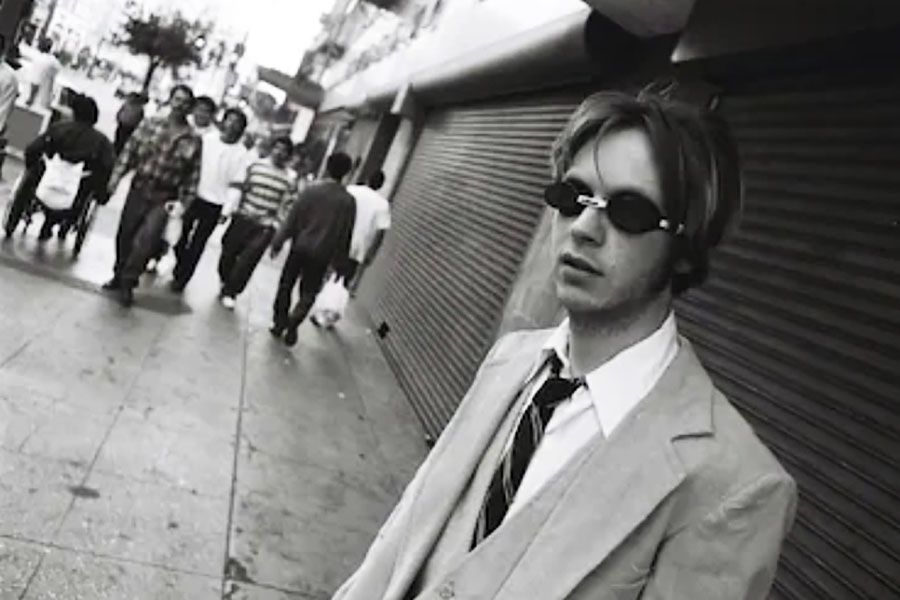 "Odelay" de Beck cumple 30 años: el disco que anticipó la cultura del zapping, YouTube y Spotify