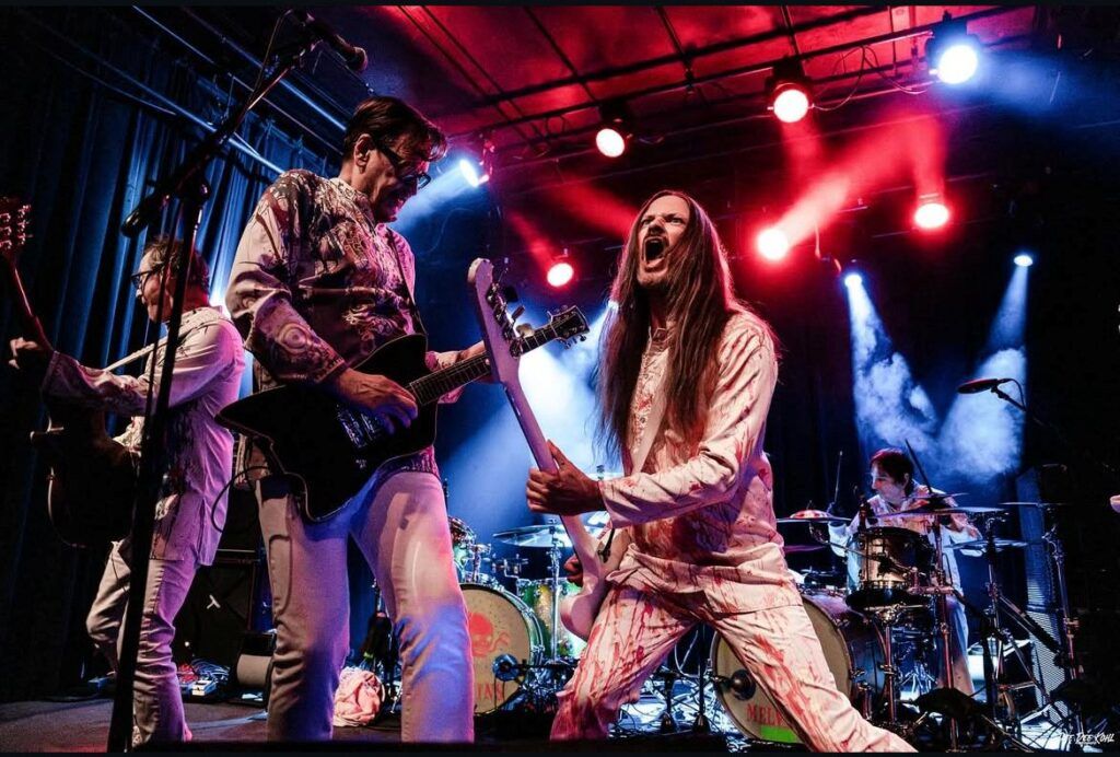 Redd Kross en la Argentina: el singular recorrido de la banda que tocaba con Black Flag y eligió el camino del power pop psicodélico 2 Redd Kross en la Argentina: el singular recorrido de la banda que tocaba con Black Flag y eligió el camino del power pop psicodélico