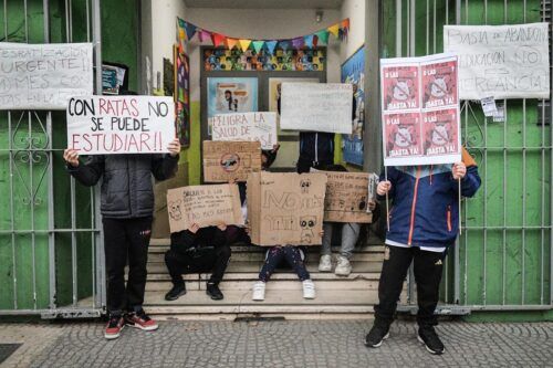Consecuencias del ajuste educativo: calderas que explotan, ratas y mugre en las escuelas porteñas