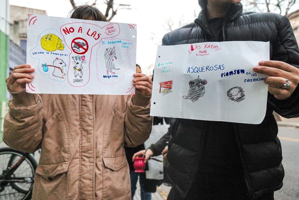 Consecuencias del ajuste educativo: calderas que explotan, ratas y mugre en las escuelas porteñas