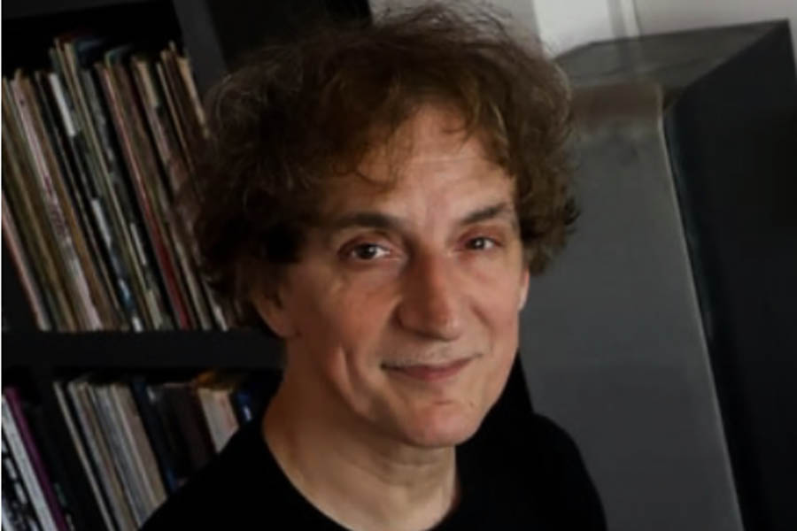 Fernando Samalea presenta «Viviendo el futuro»: giras, Charly García y el archivo vivo del rock argentino