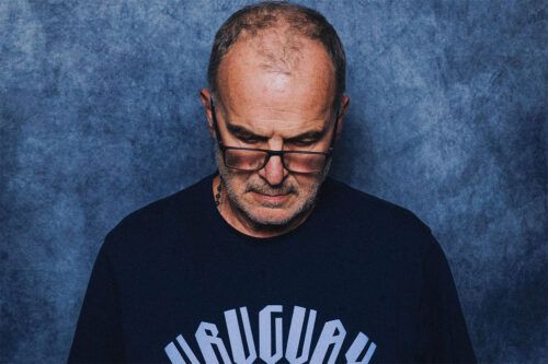 Bielsa, el entrenador tercermundista que eligió la opción preferencial por los pobres hinchas
