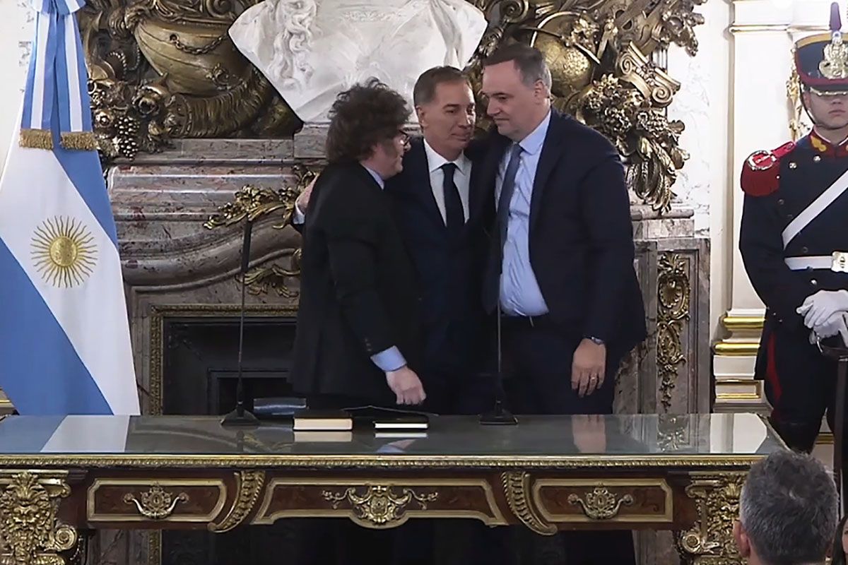 Con la presencia de Adorni y de los gobernadores aliados, Santilli juró como jefe de Gabinete