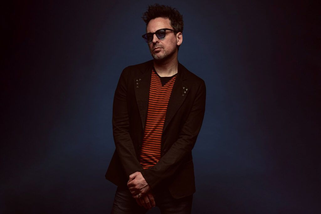 Javier Syd lanzó “Simulacro”, una canción que cuestiona al poder político y la manipulación mediática 1 Javier Syd lanzó “Simulacro”, una canción que cuestiona al poder político y la manipulación mediática