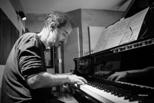 «Piedras Rosettas», la nueva travesía del pianista Marcelo Sasso por el amplio territorio del jazz