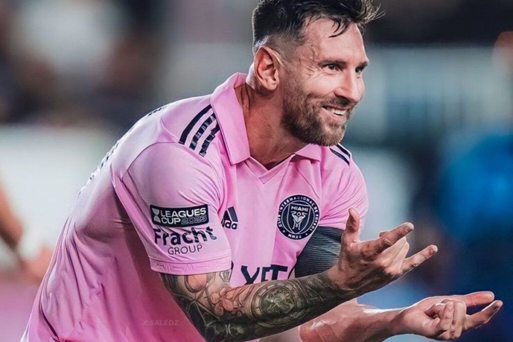 Lionel Messi protagoniza un divertido spot de la nueva película de Spider-Man junto a Tom Holland