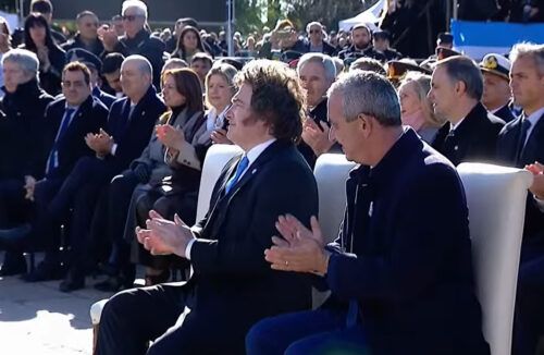 Acto con tensión: el desplante de Villarruel, el apoyo a Adorni y la comparación de Milei con Belgrano