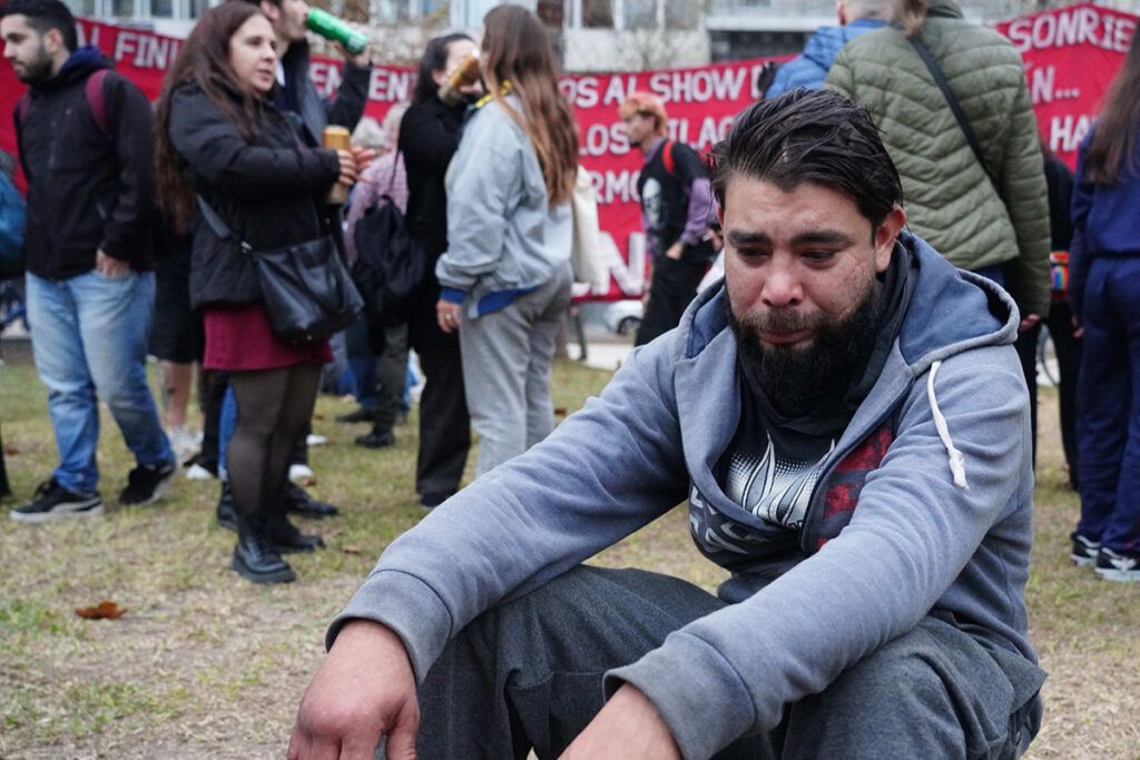 Un ángel para tanta soledad: el pogo del adiós