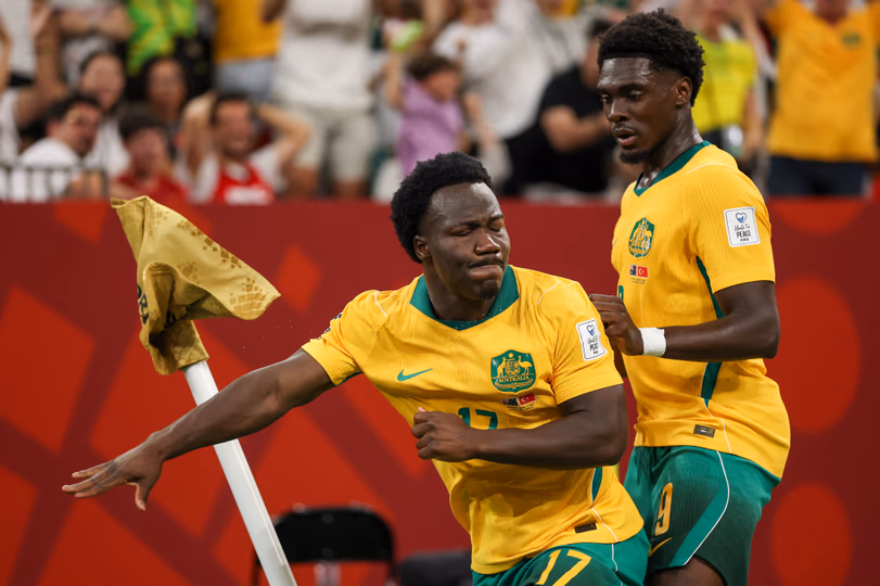 Del campo de refugiados a la gloria: Nestory Irankunda, el goleador más joven de Australia en un mundial