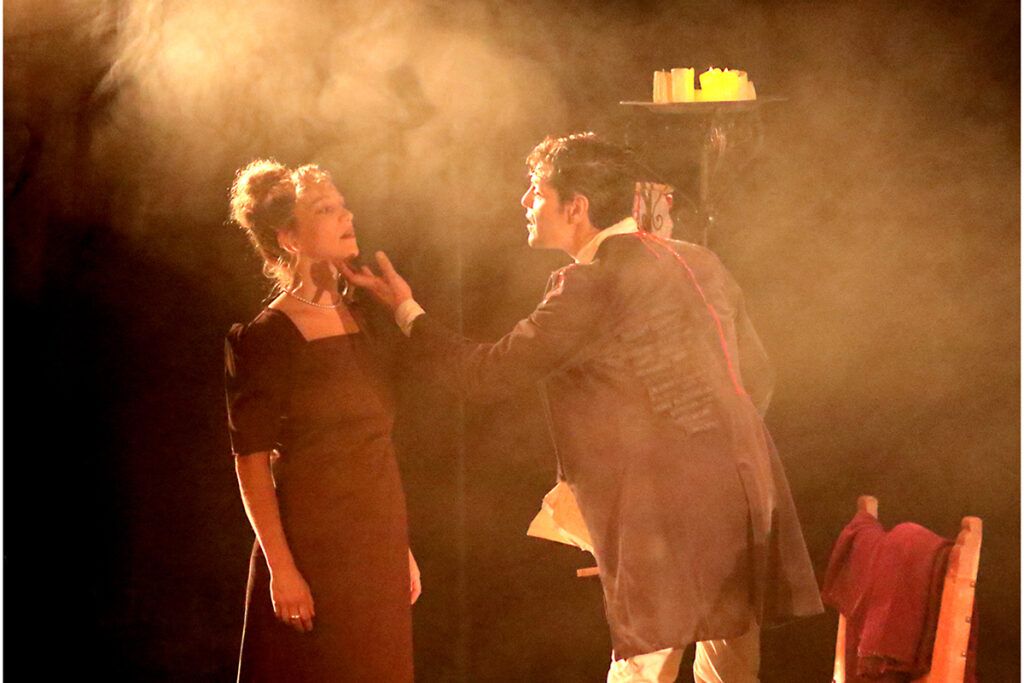 De Edgar Allan Poe a Juan José Castelli: el inesperado viaje teatral de Juan Manuel Correa