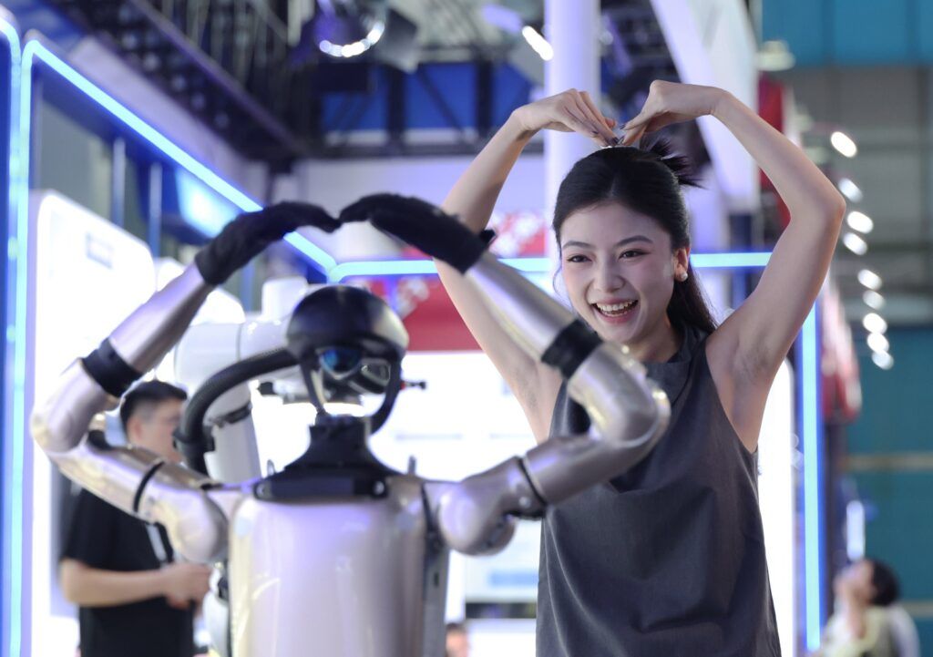 El experimento viral de los robots en China 2 El experimento viral de los robots en China