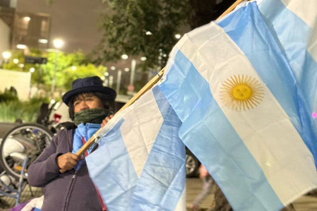 El recuerdo de Diego, a 40 años de los goles a los ingleses, en el barrio popular Carlos Mugica 3 Diego