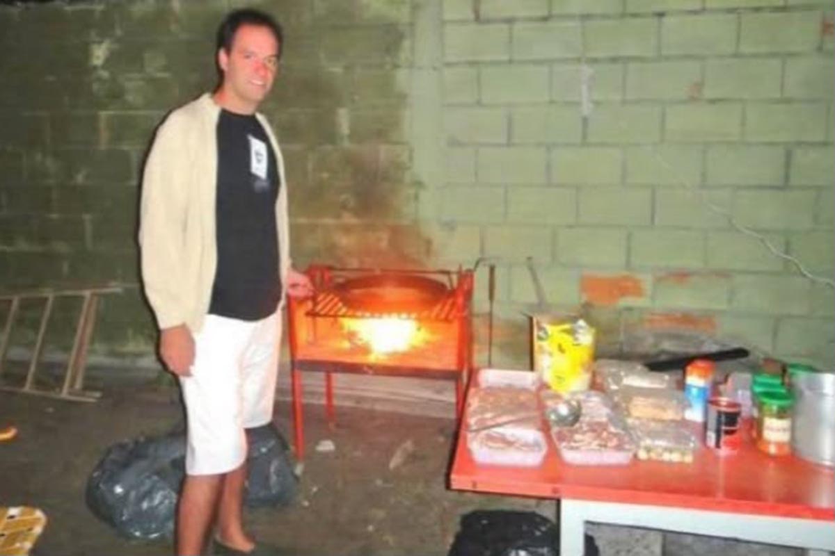 Un aplauso para el asador Adorni: quiénes son los funcionarios libertarios que también se sumaron al blanqueo de Milei
