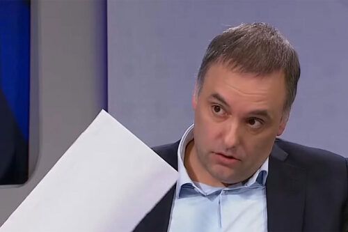 Pese a las sospechas crecientes, por ahora la Justicia no avanzará sobre Adorni en la causa $Libra